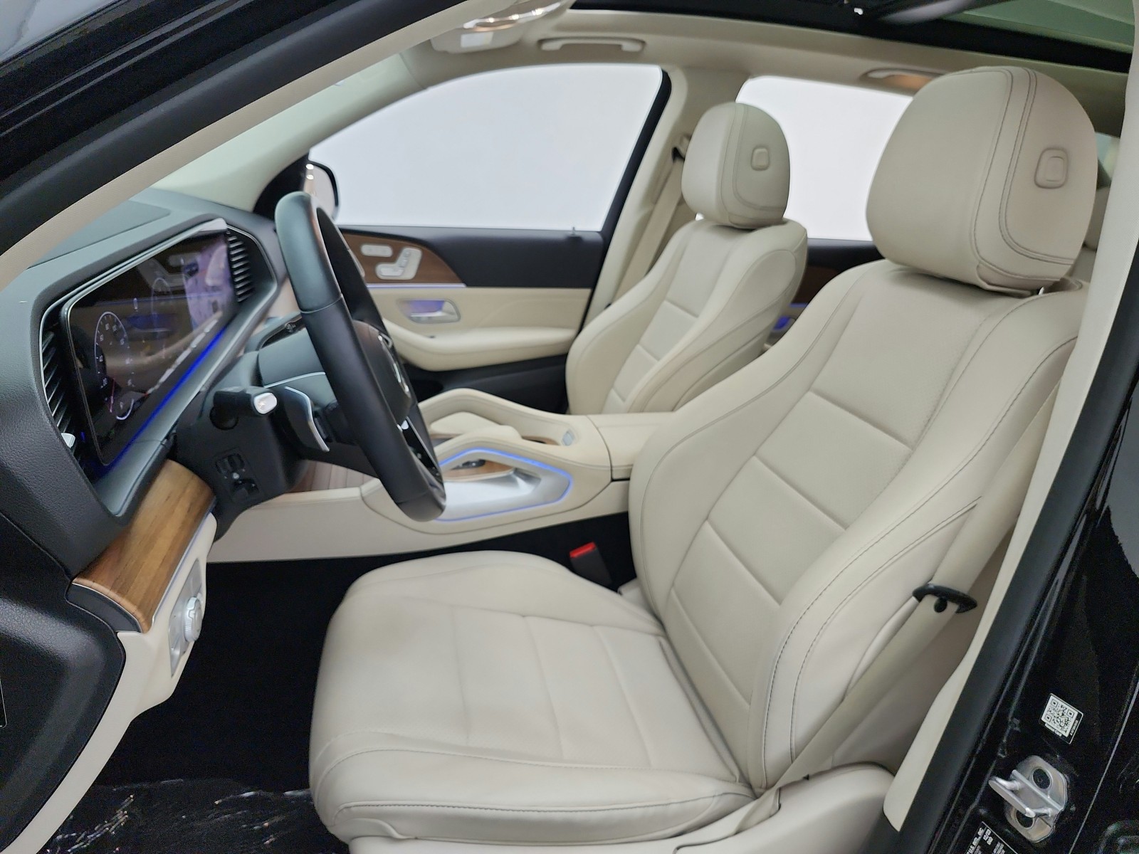 Certified Used 2024 Black Mercedes-Benz GLE 350 4MATIC® SUV image 15