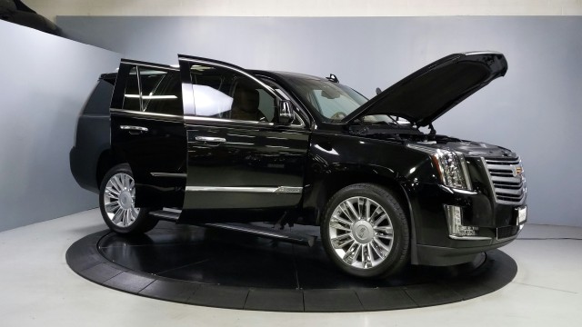 2016 Cadillac Escalade Platinum 9