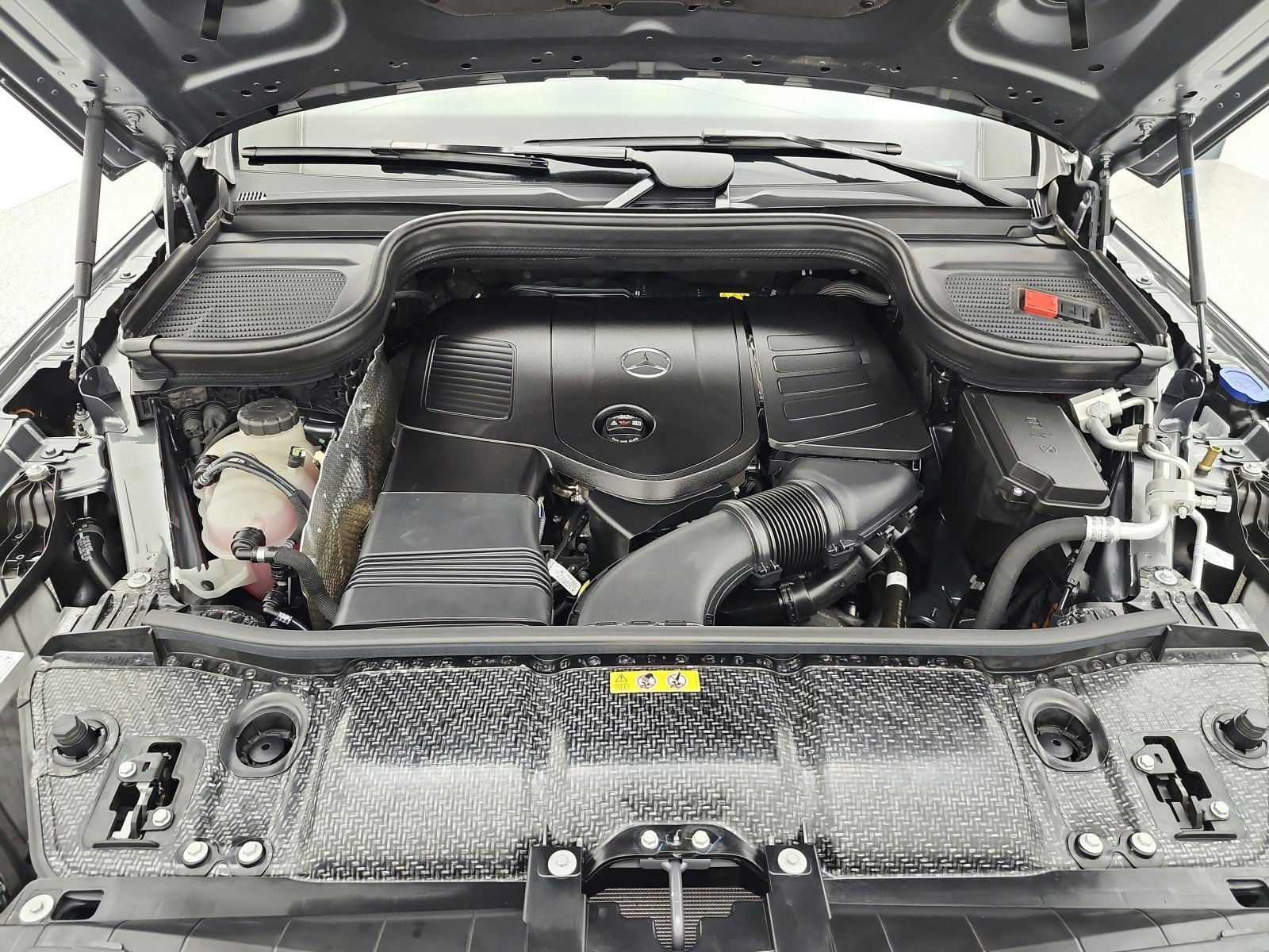 Certified Used 2025 Selenite Grey Metallic Mercedes-Benz GLE 350 4MATIC® SUV image 31