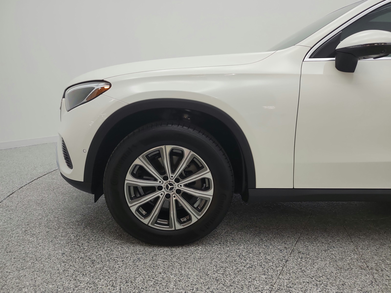 Certified Used 2025 Polar White Mercedes-Benz GLC 300 SUV image 25