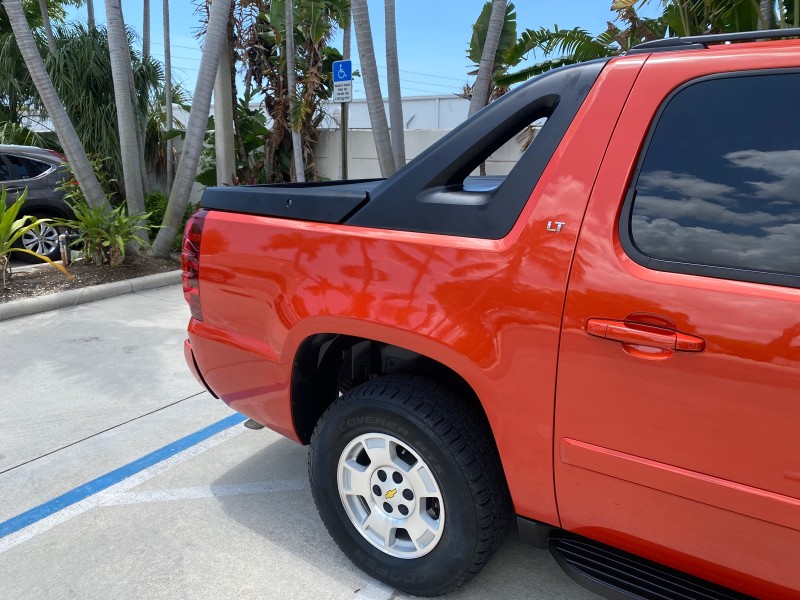 2009 Chevrolet Avalanche LT PU LOW MILES 58,696 in ,