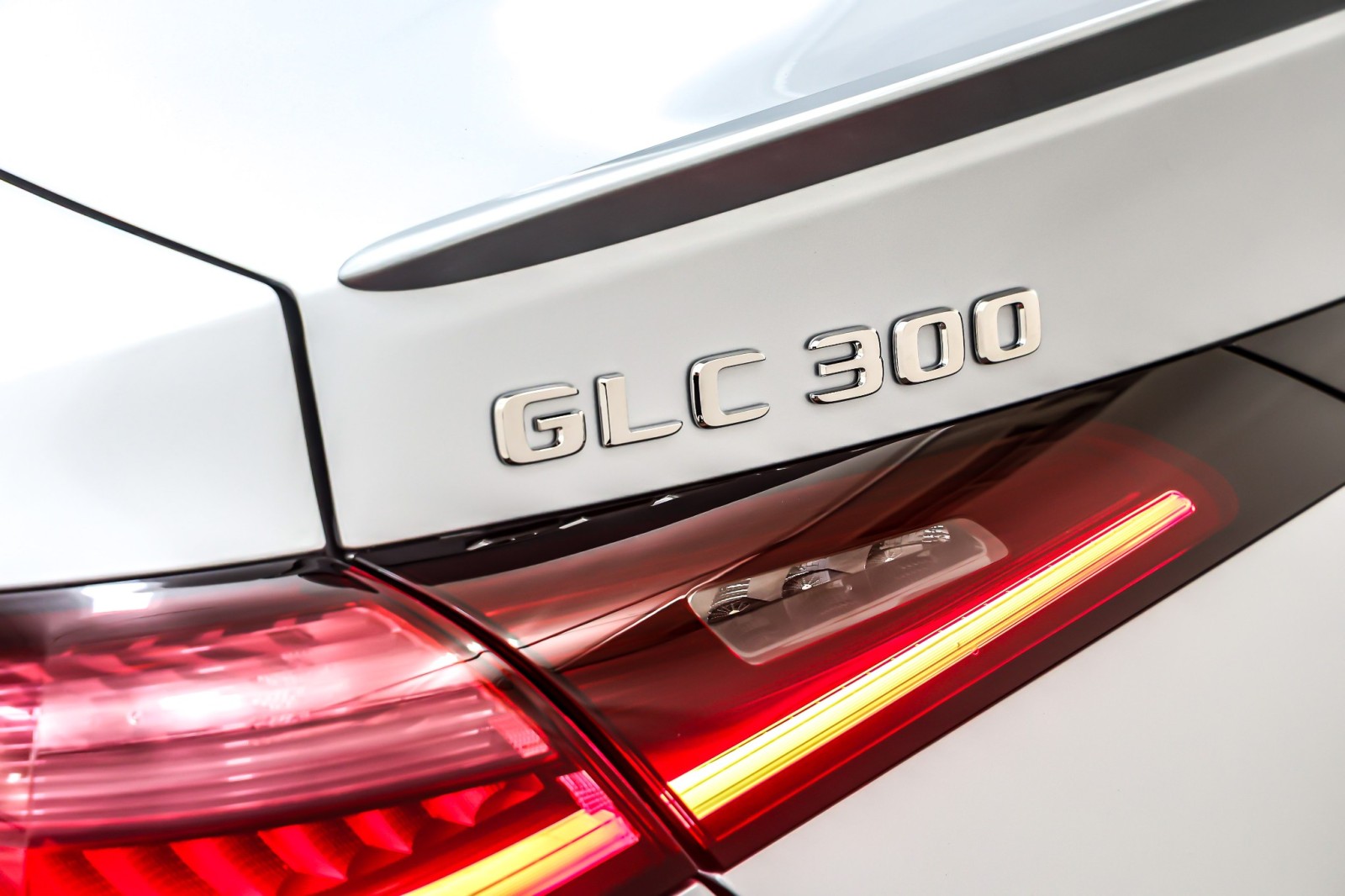 New 2026 Cirrus Silver Metallic Mercedes-Benz GLC 300 image 8