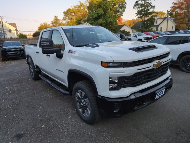 2025 Chevrolet Silverado 2500HD Custom 3