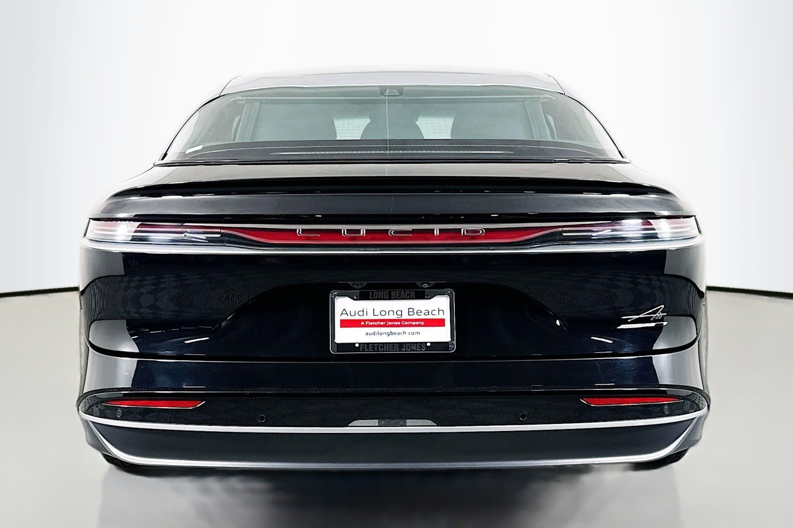 Used 2022 Infinite Black Lucid Grand Touring image 3