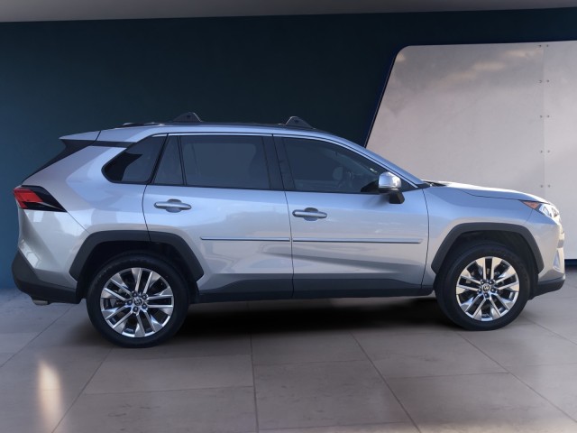 2021 Toyota RAV4 XLE Premium 6