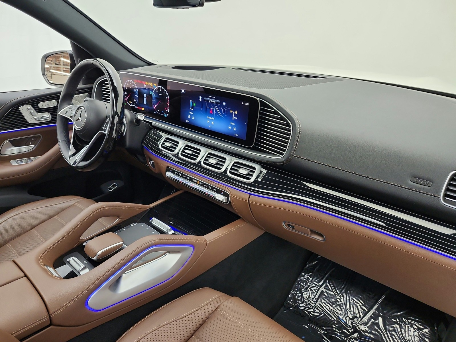 Used 2024 MANUFAKTUR Diamond White Metallic Mercedes-Benz GLS 450 4MATIC® SUV image 23