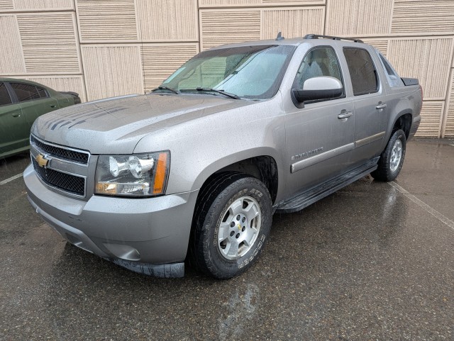 Silver Birch Metallic 2007 Chevrolet Avalanche Pickup Truck Four-Wheel Drive Automatic