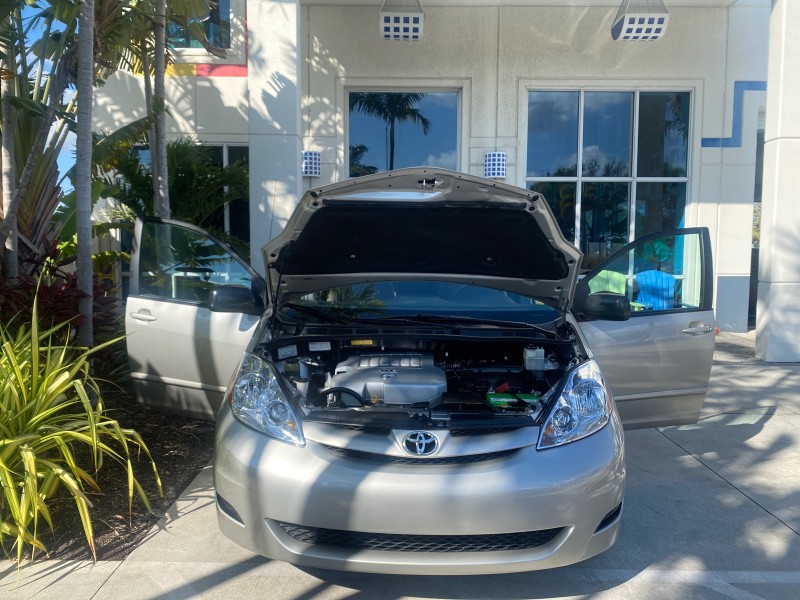 2010 Toyota Sienna LE LOW MILES 41,871 1 OWNER 7 PASSENGER in , 