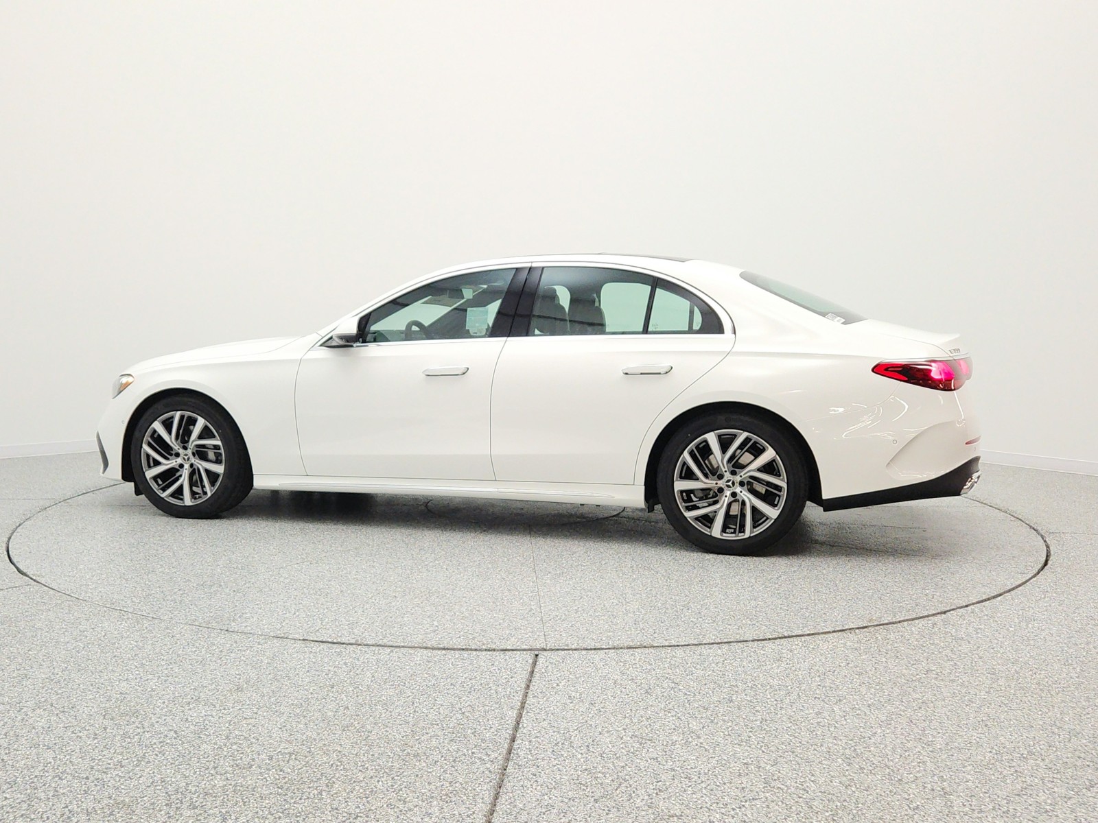 New 2026 Polar White Mercedes-Benz E 350 RWD Sedan image 8