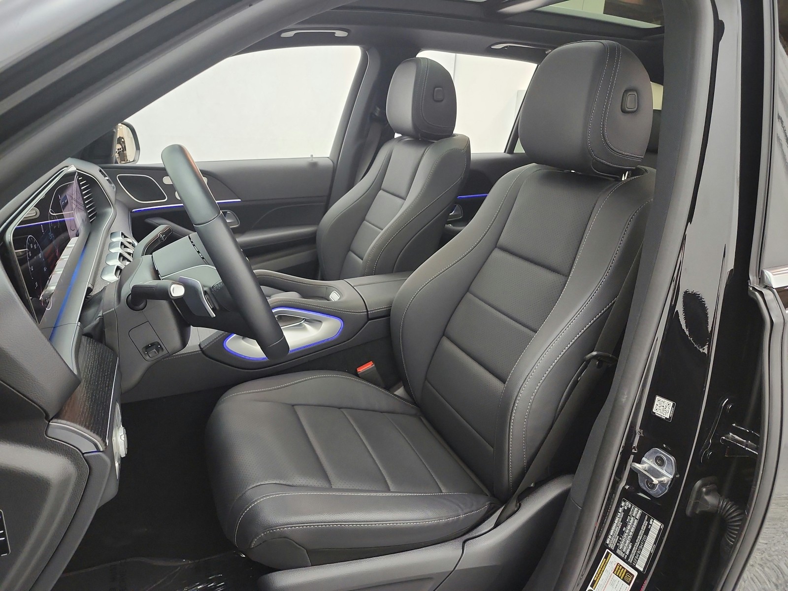 Certified Used 2026 Obsidian Black Metallic Mercedes-Benz GLE 350 4MATIC® SUV image 14