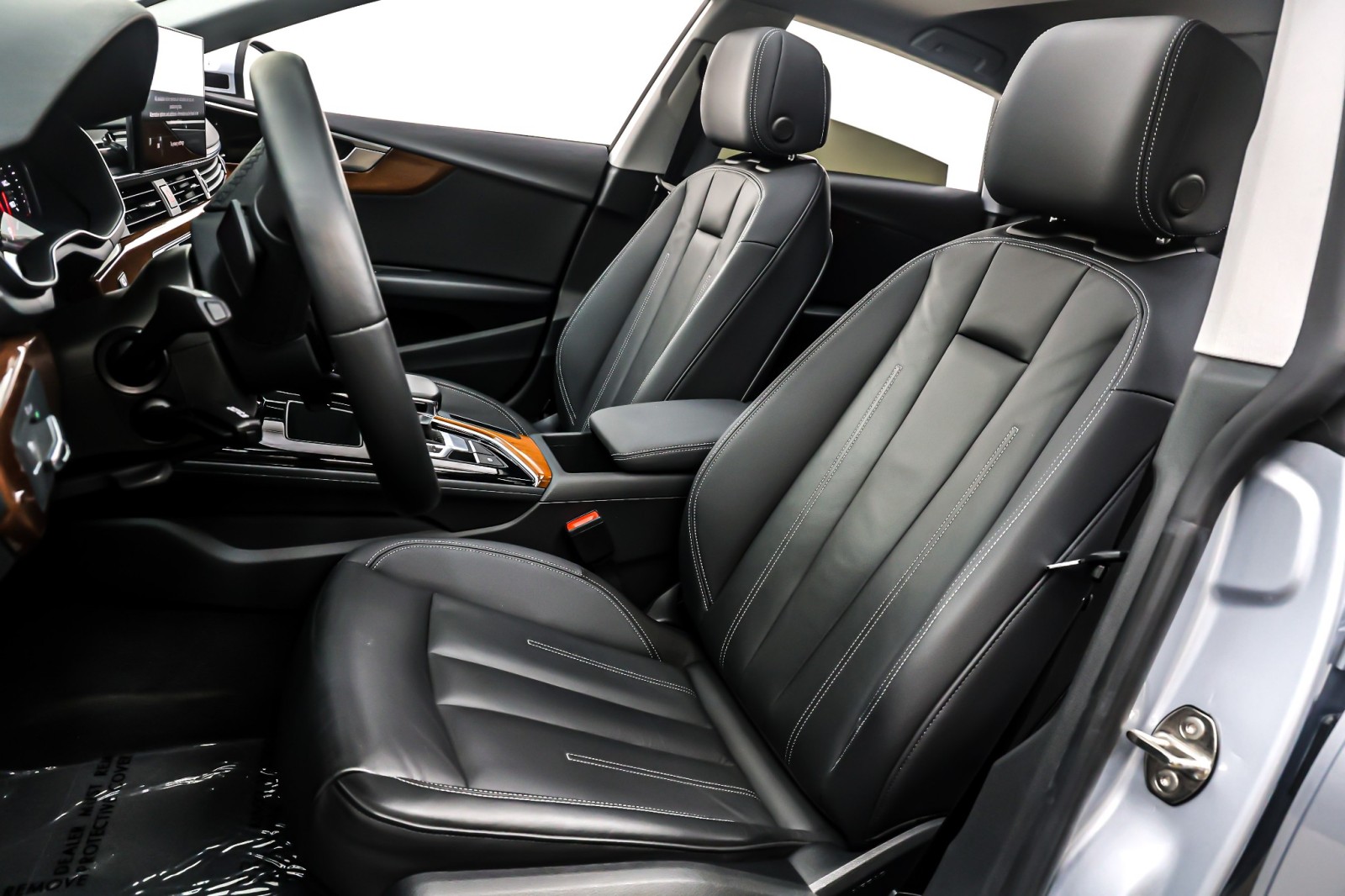 Used 2023 Florett Silver Metallic Audi Premium 40 TFSI quattro image 17