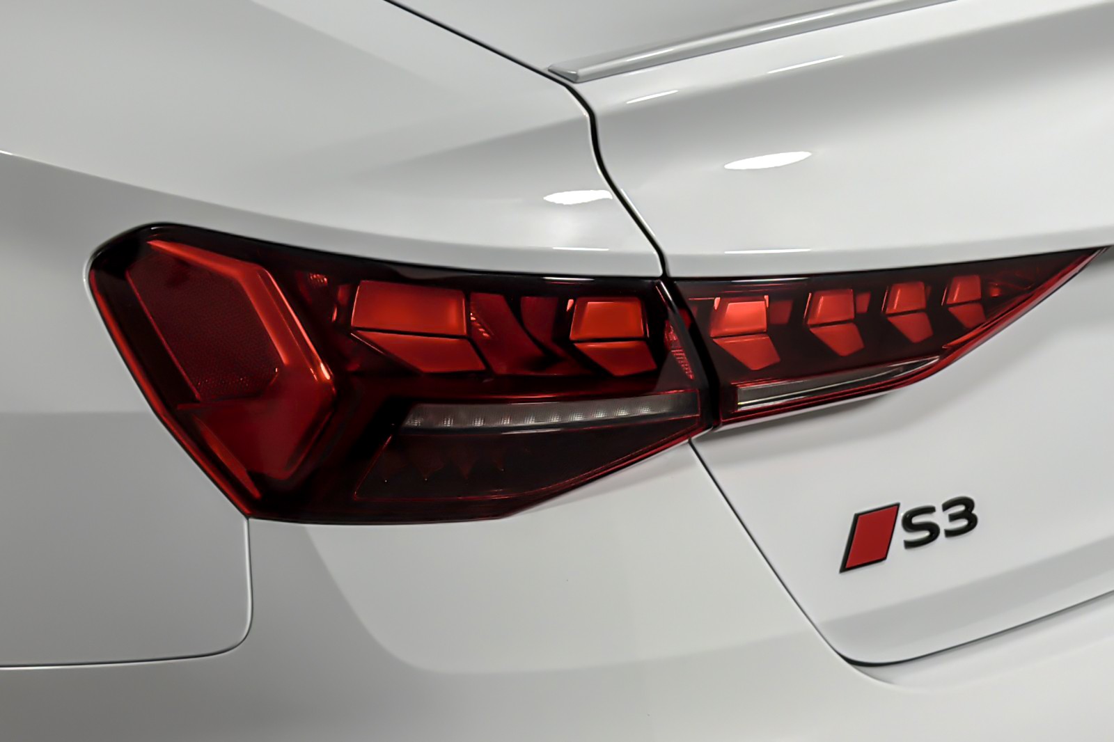 New 2026 Glacier White Metallic Audi quattro image 24