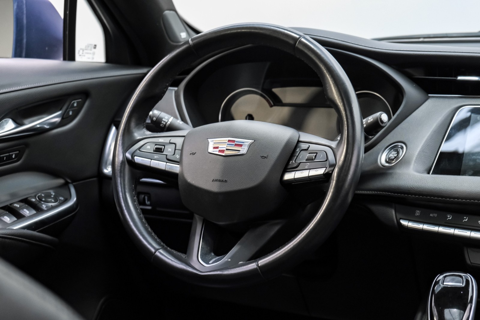 2020 Cadillac XT4 AWD Premium Luxury PanoRoof Navigation DrvrAwarene 17
