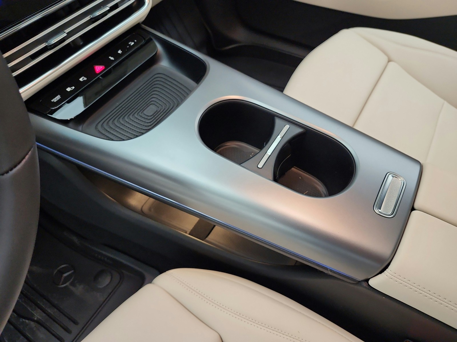 New 2027 Polar White Mercedes-Benz CLA 350 Electric 4MATIC® image 9