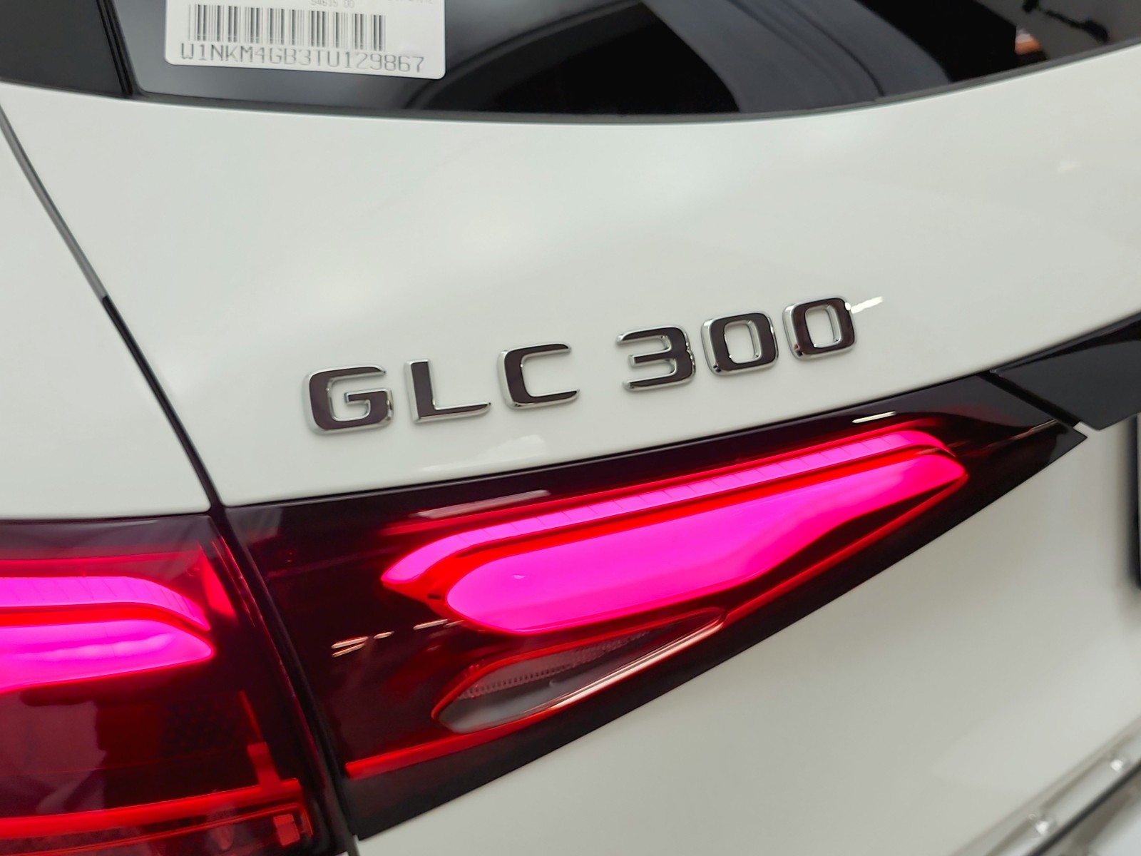 New 2026 Polar White Mercedes-Benz GLC 300 image 16