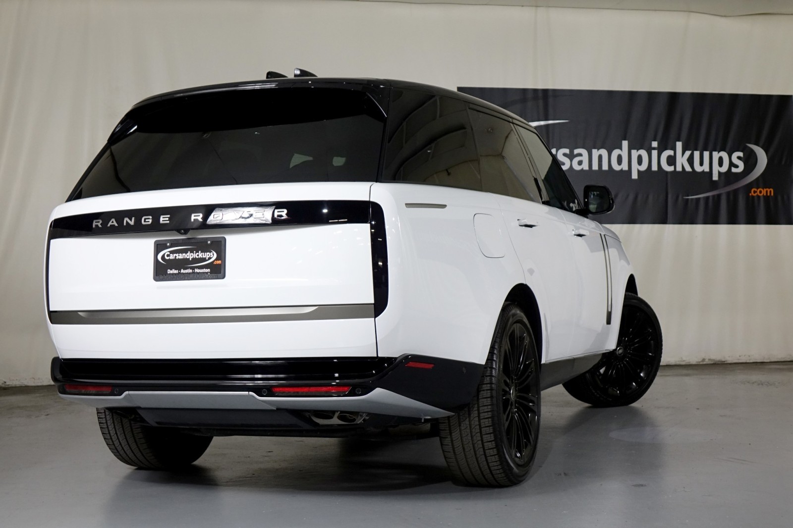 2024 Land Rover Range Rover SE 40
