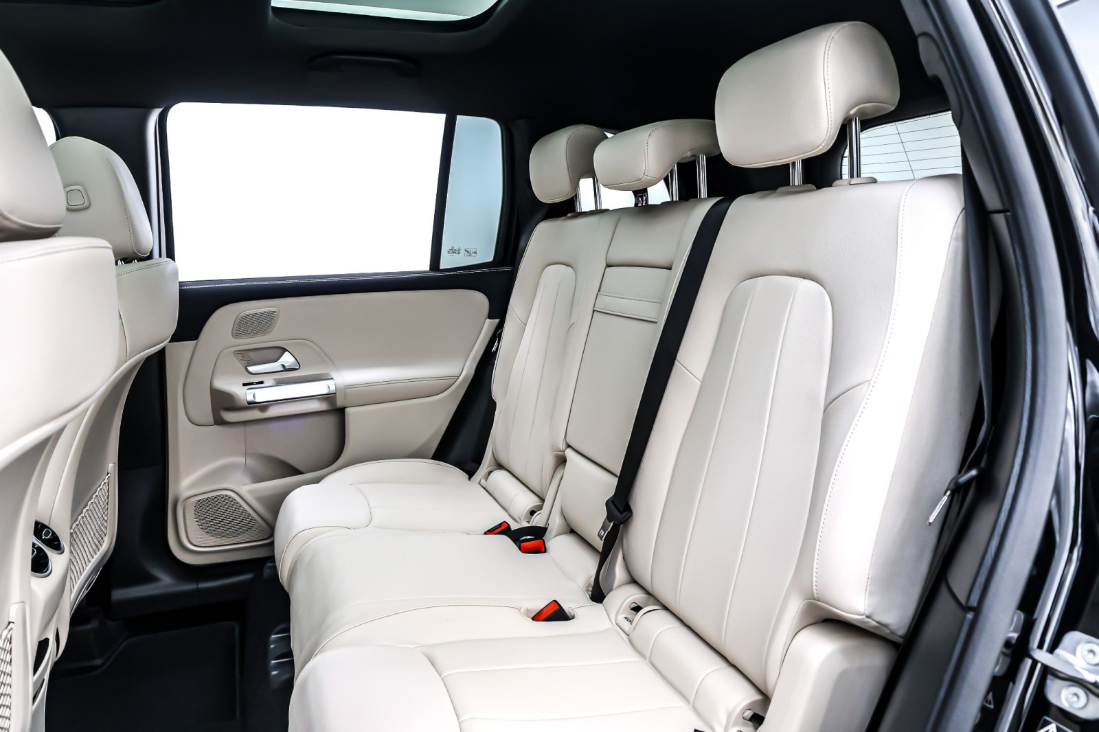 New 2026 Night Black Mercedes-Benz GLB 250 image 8