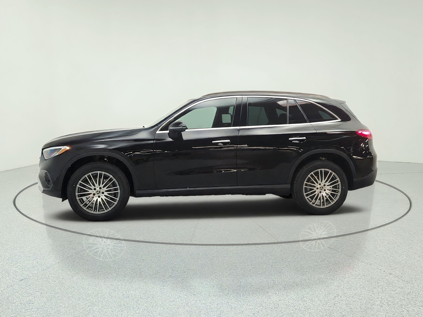 New 2027 Black Mercedes-Benz GLC 300 SUV image 8