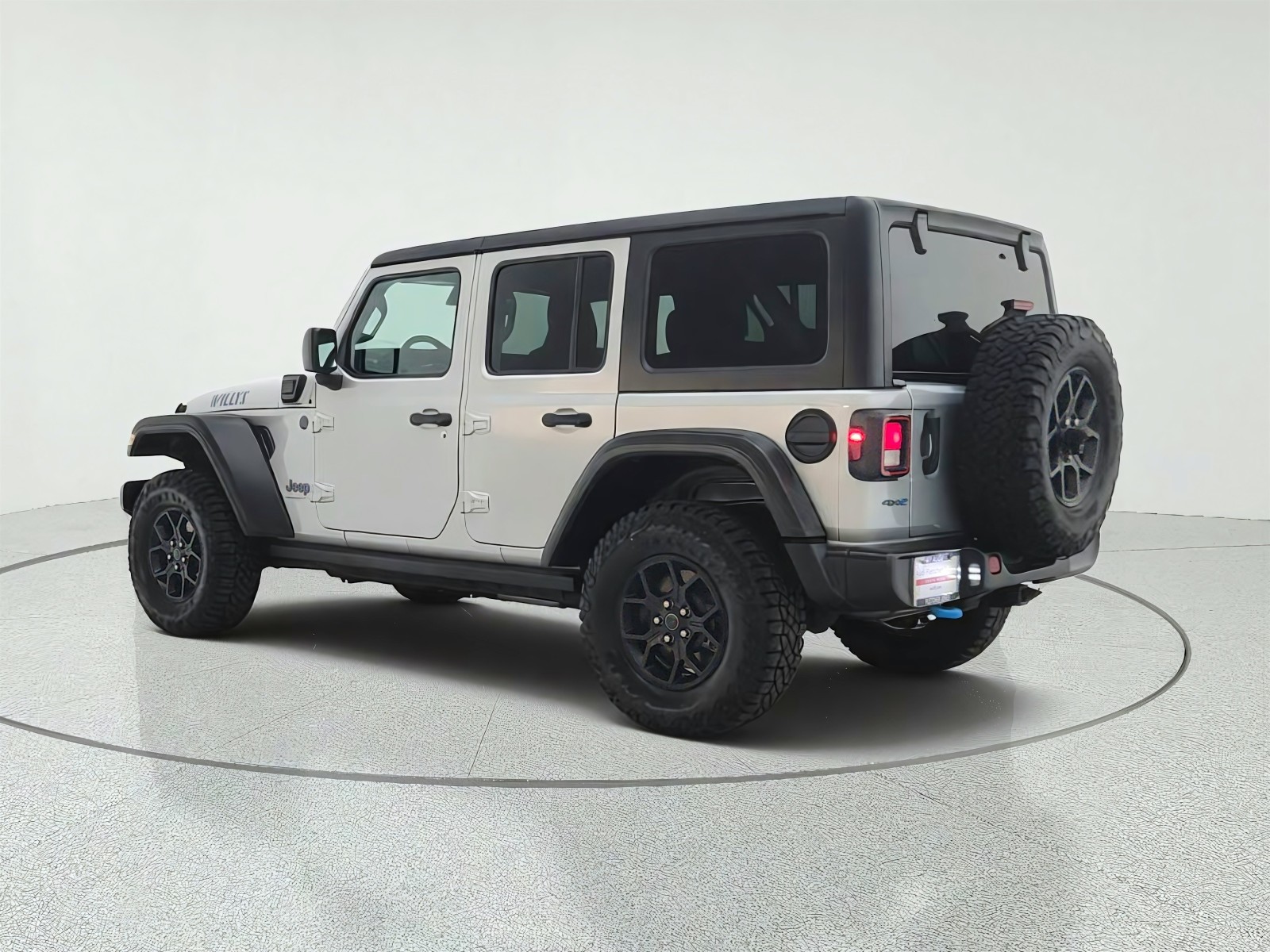 Used 2024 Silver Zynith Clearcoat Jeep Sport S image 7