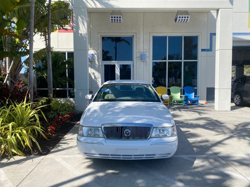 2005 Mercury Grand Marquis GS LOW MILES 49,348 in , 