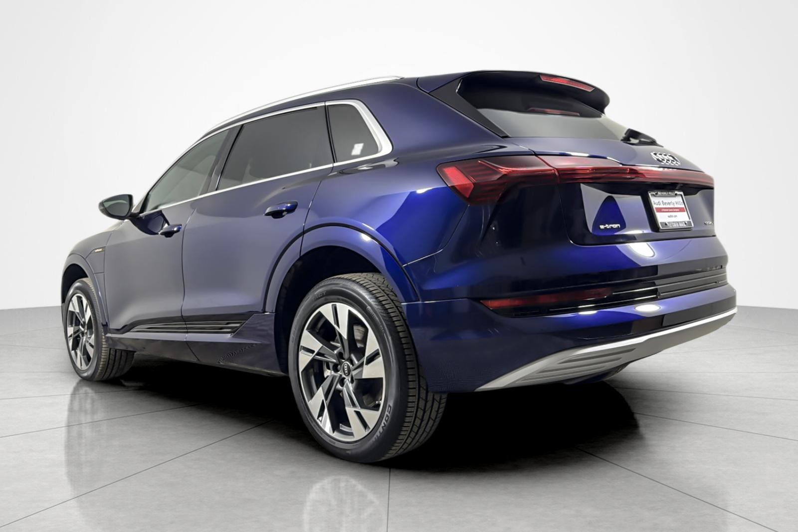 Used 2022 Navarra Blue Metallic Audi Premium quattro image 3