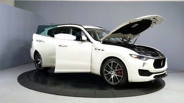 2017 Maserati Levante  9