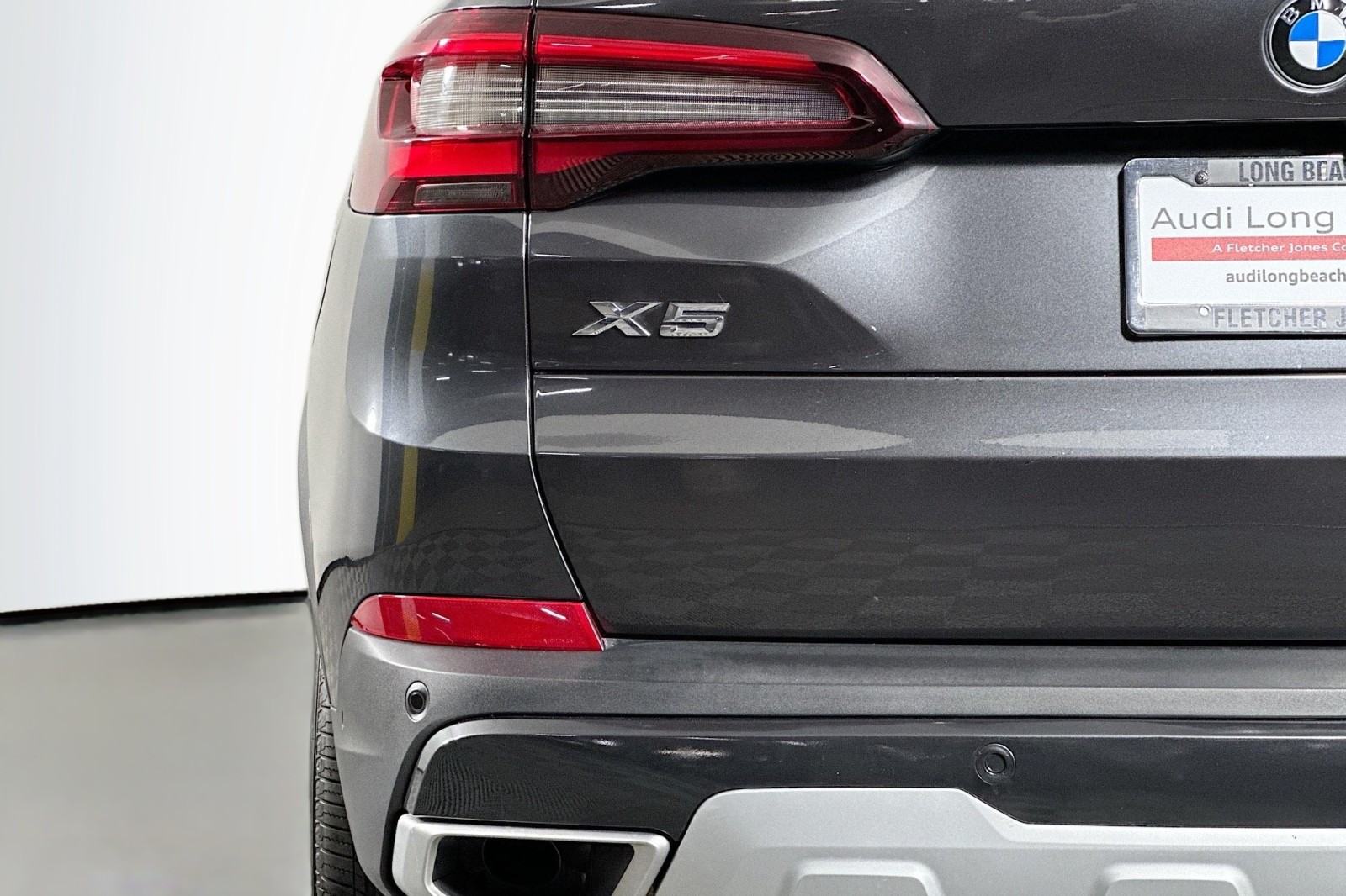 Used 2022 Dark Graphite Metallic BMW xDrive40i image 17