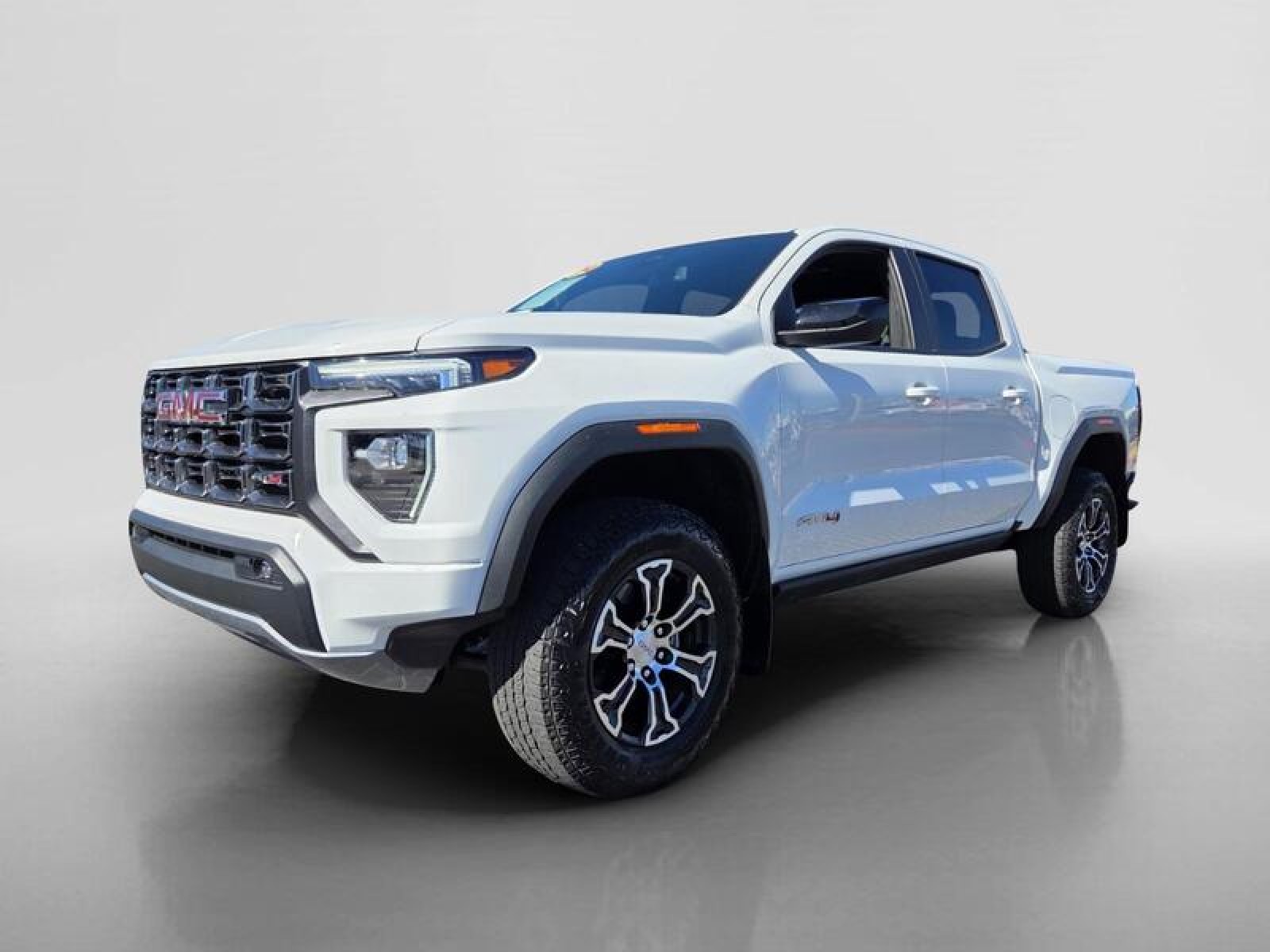 Used 2024 WHITE GMC 4WD Crew Cab AT4 image 8