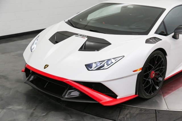 2022 Lamborghini Huracan STO  9