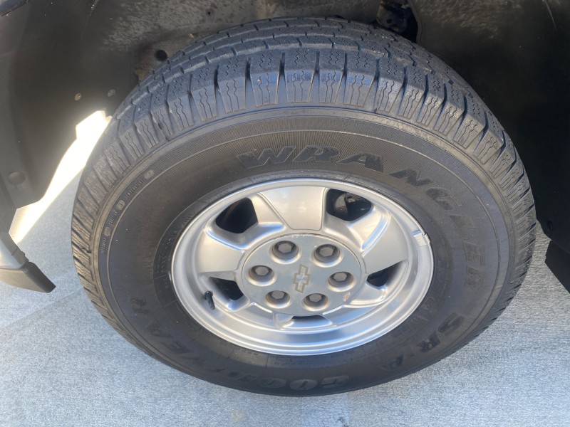 2003 Chevrolet Suburban LT 1 OWNER NO ACCIDENTS in ,