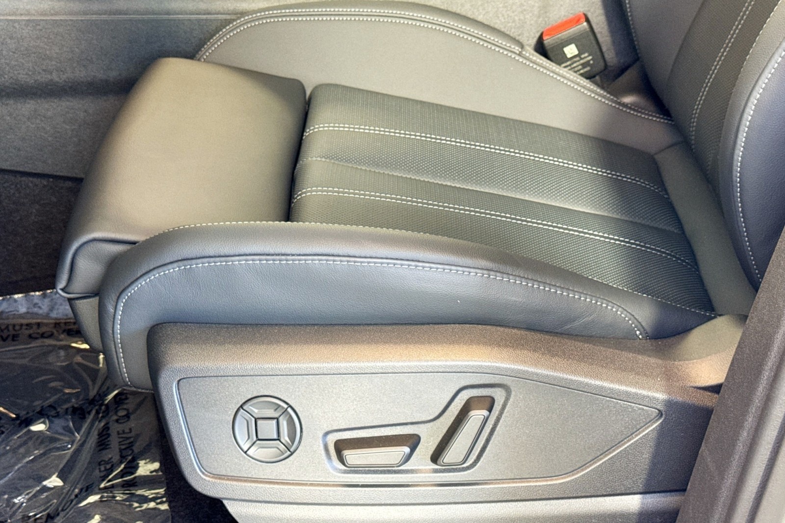 New 2025 Glacier White Metallic Audi Premium Plus 2.0 TFSI quattro image 19