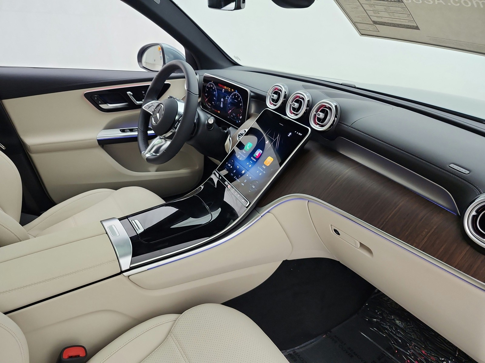 New 2027 Verde Silver Metallic Mercedes-Benz GLC 300 SUV image 15