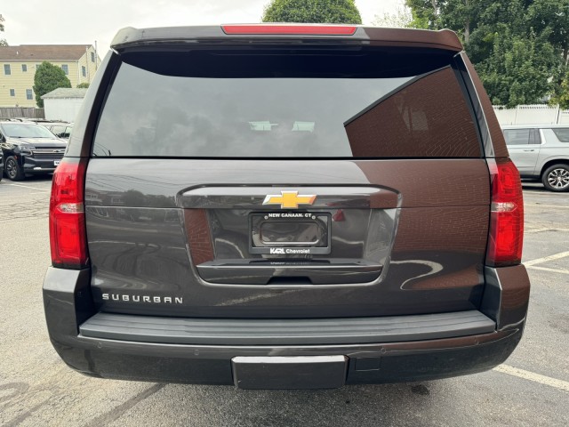 2018 Chevrolet Suburban LT LUX with Center Row Buckets 4