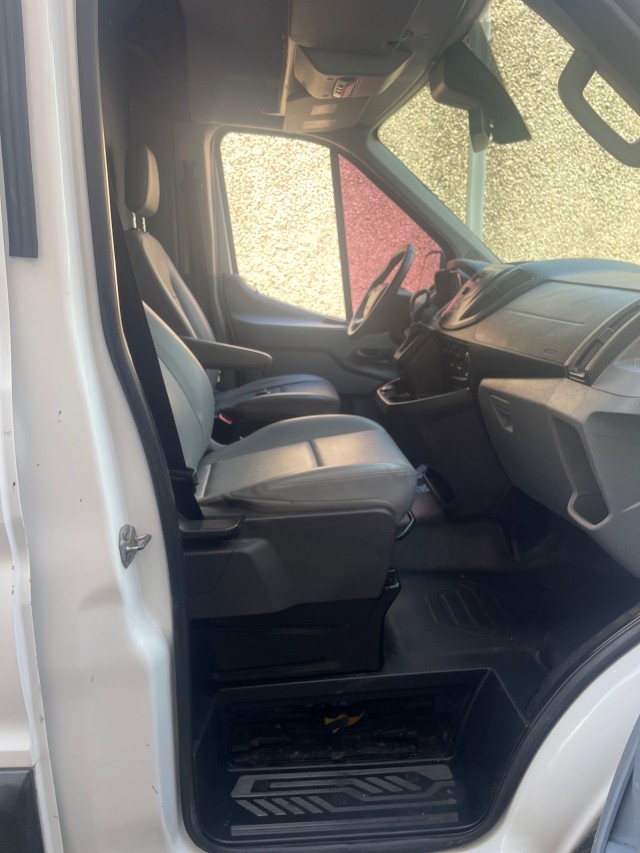 2017 Ford Transit Van  25