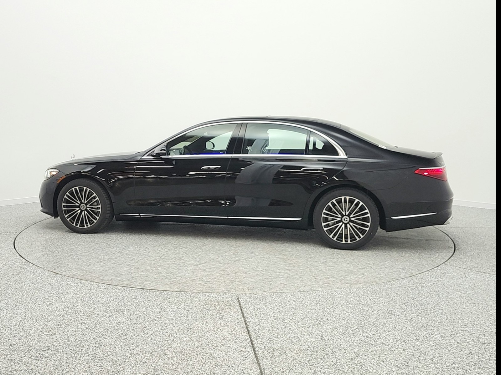 New 2026 Obsidian Black Metallic Mercedes-Benz S 580 image 8