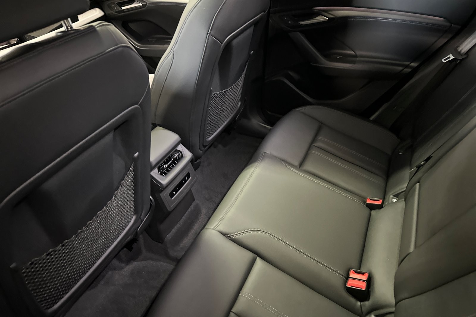 New 2027 Manhattan Gray Metallic Audi Premium quattro image 11