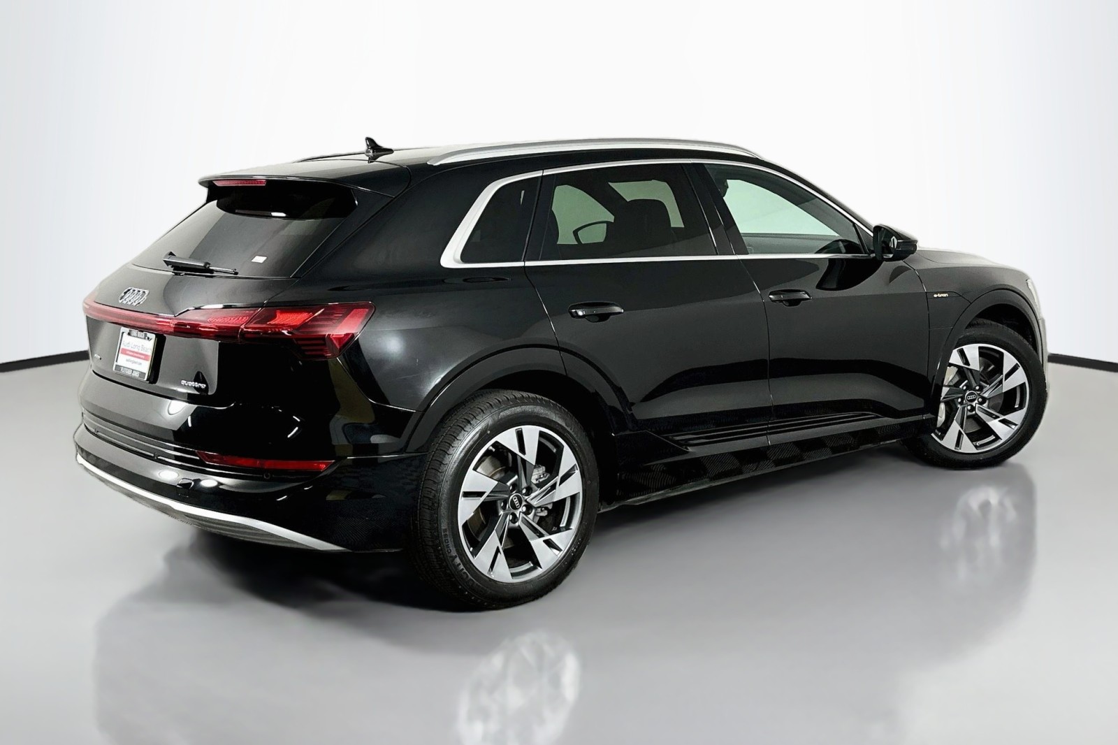 Used 2022 Brilliant Black Audi Premium image 14