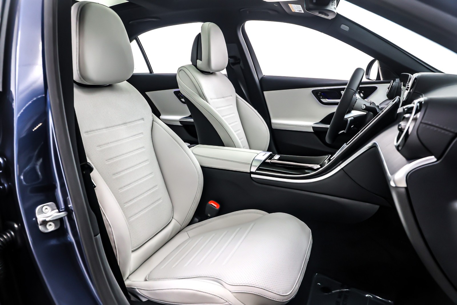 New 2026 Twilight Blue Metallic Mercedes-Benz C 300 image 7