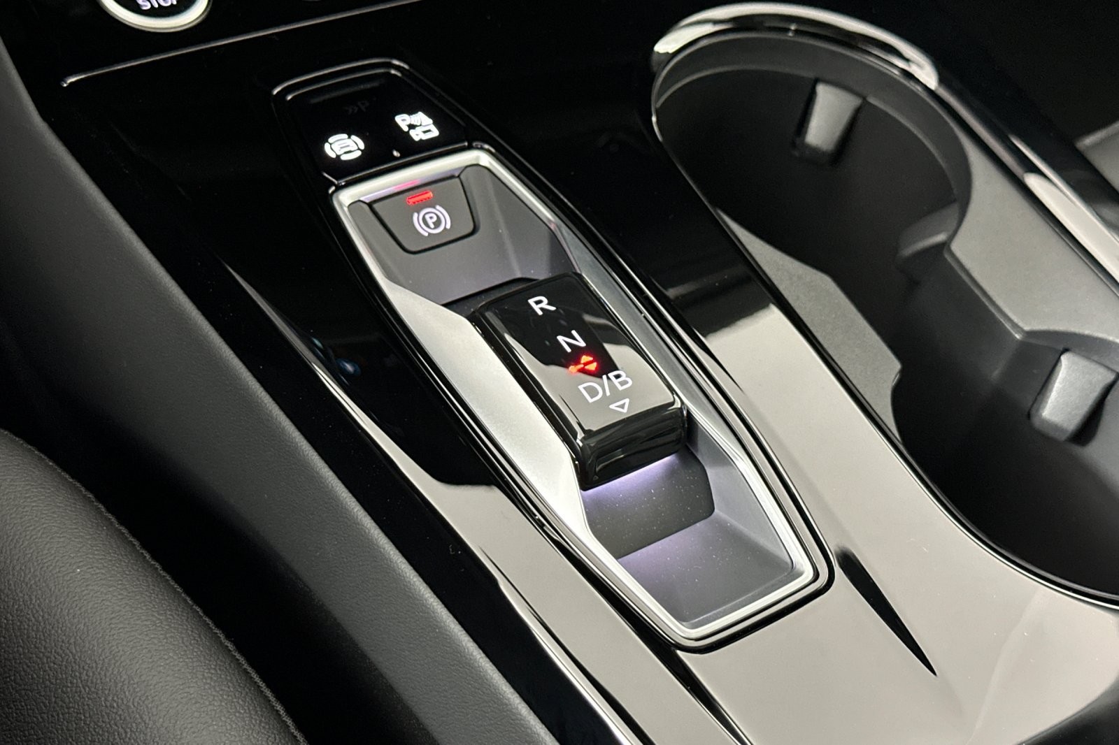 New 2025 Glacier White Metallic Audi Premium Plus quattro image 21