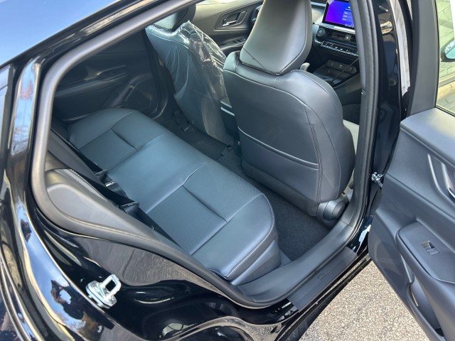 ToyotaPrius Plug-In Hybrid38