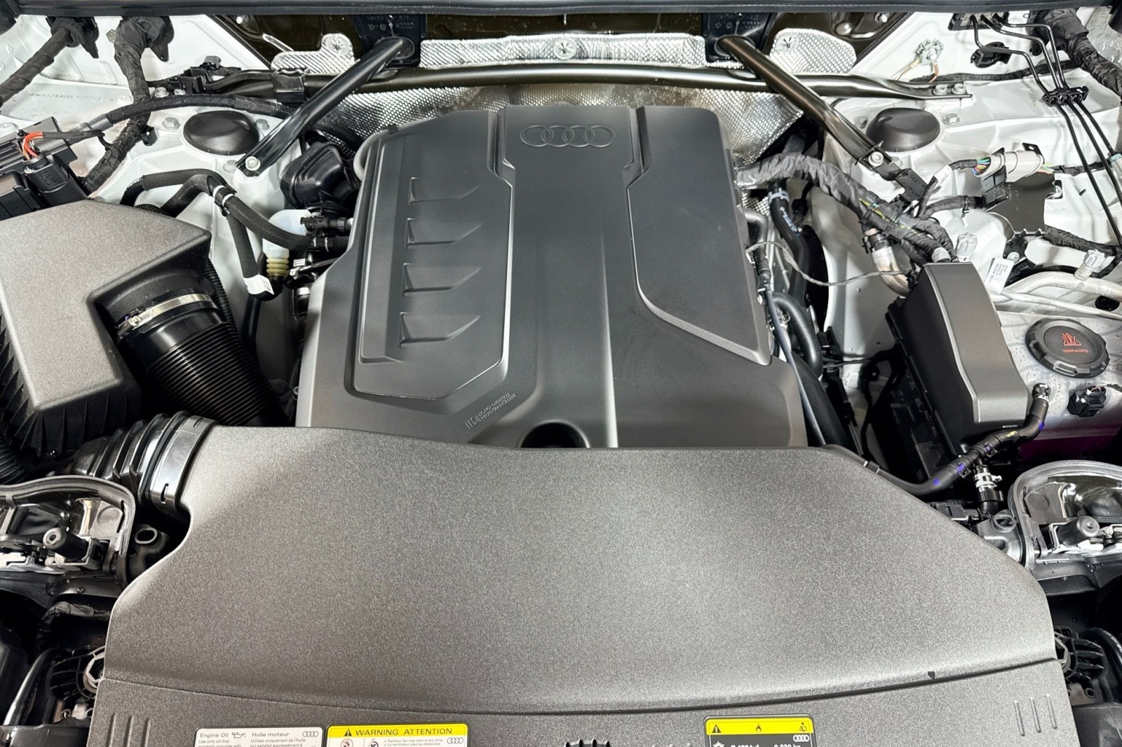 New 2025 Glacier White Metallic Audi Premium Plus 2.0 TFSI quattro image 28