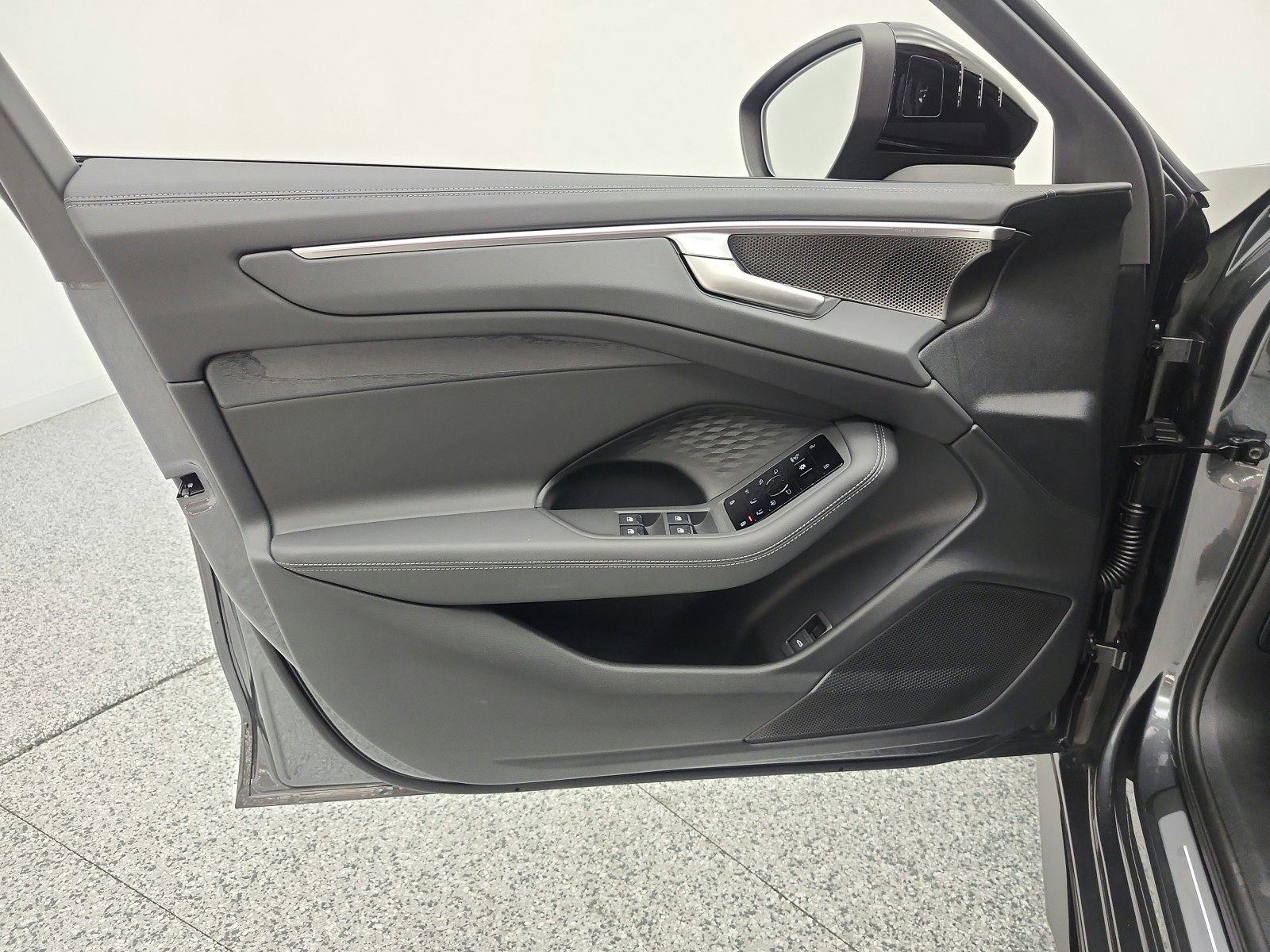 Used 2026 Daytona Gray Pearl Effect Audi Premium Plus quattro image 19
