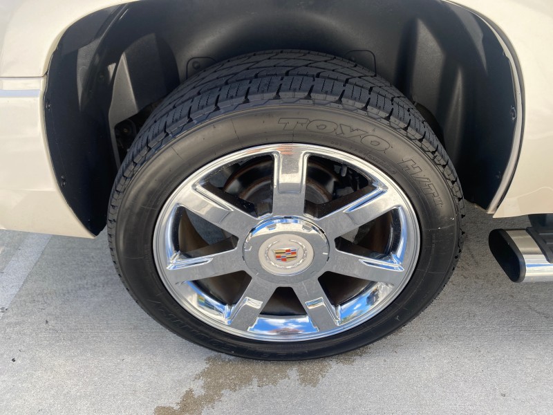 2013 Cadillac Escalade Luxury 1 OWNER LOW MILES 70,251 in ,