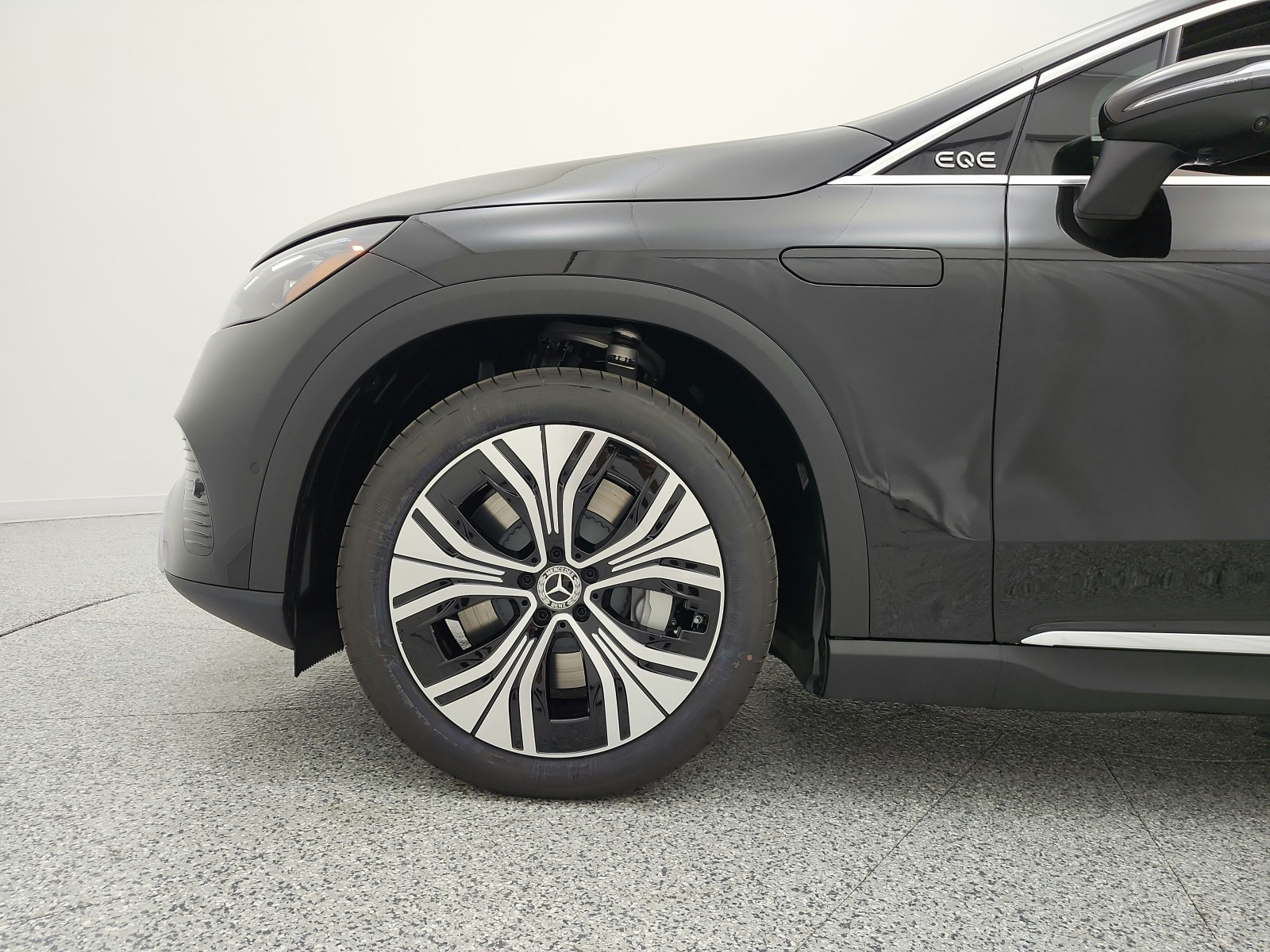 New 2027 Obsidian Black Metallic Mercedes-Benz EQE 320+ SUV image 12