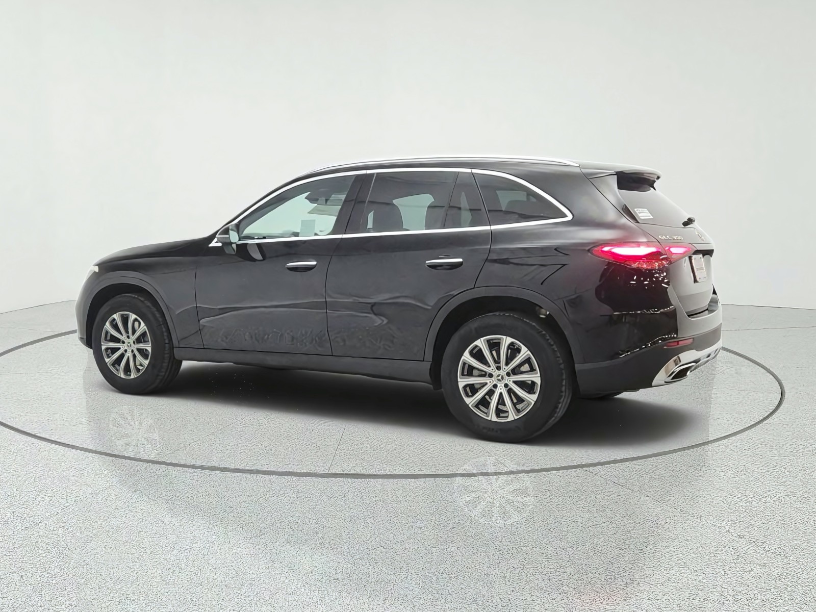 New 2027 Black Mercedes-Benz GLC 300 SUV image 7