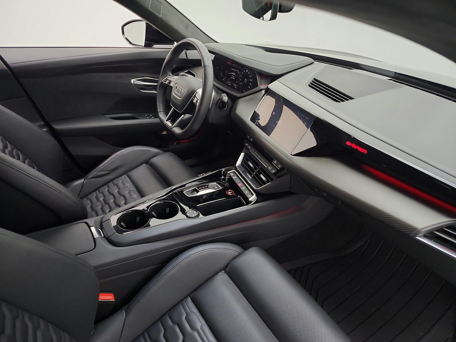 Used 2024 Daytona Gray Pearl Effect Audi quattro image 18