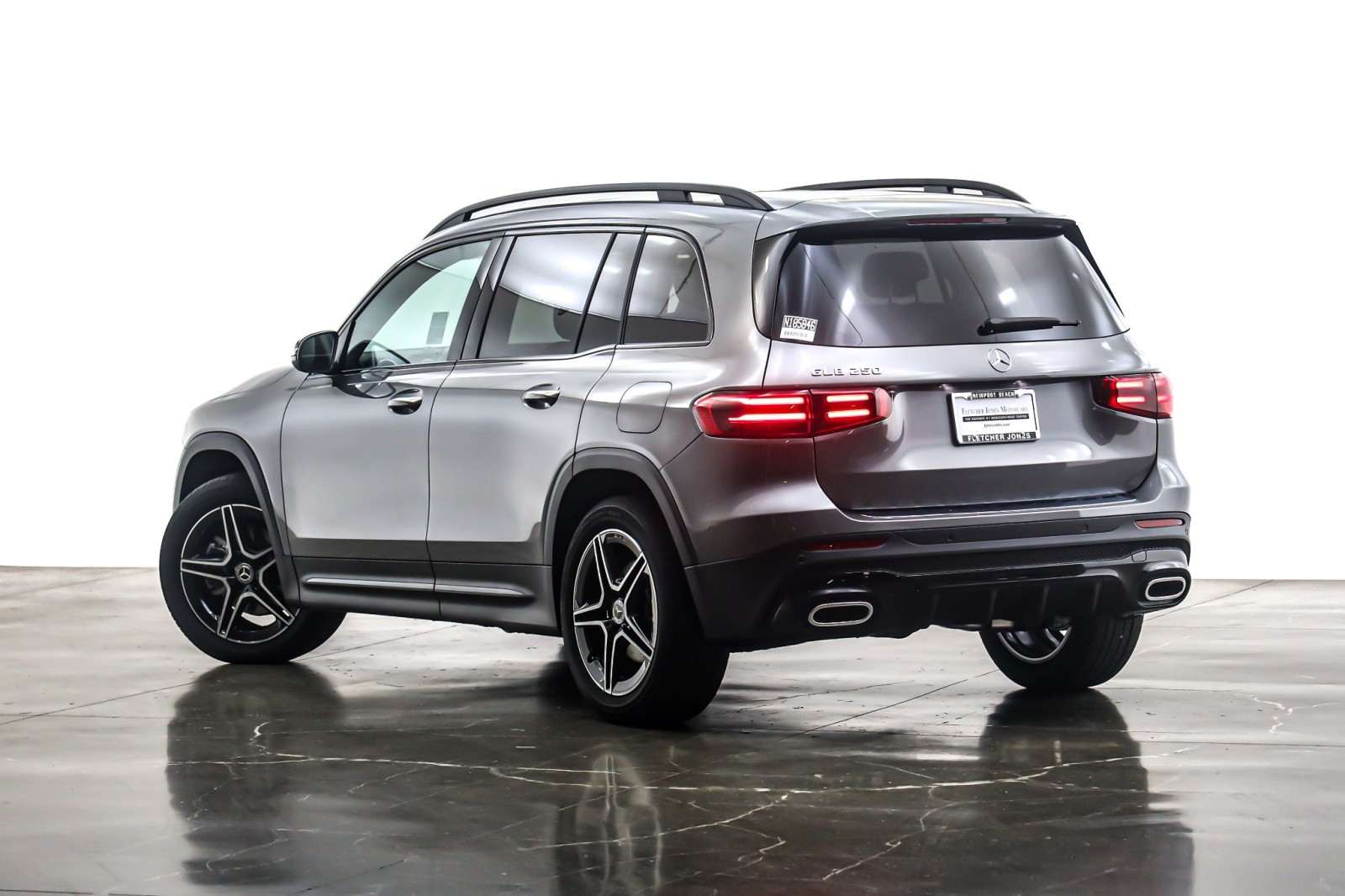 New 2026 Mountain Grey Metallic Mercedes-Benz GLB 250 image 12