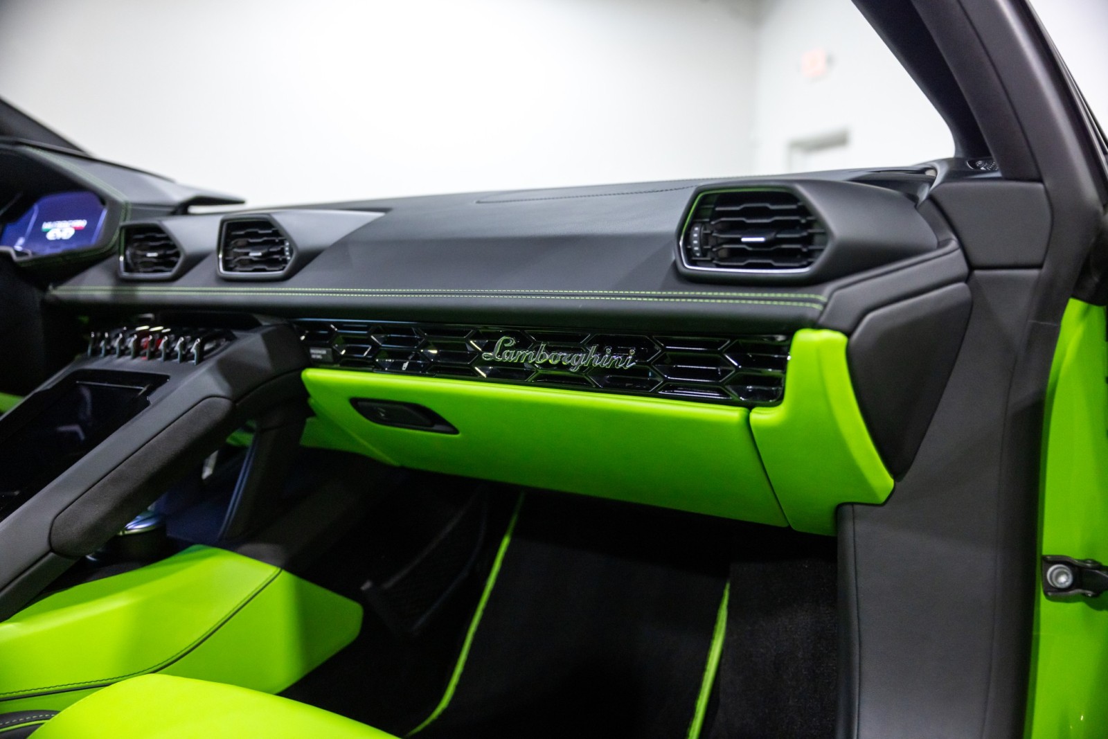 2023 Lamborghini Huracan EVO - Photo 34