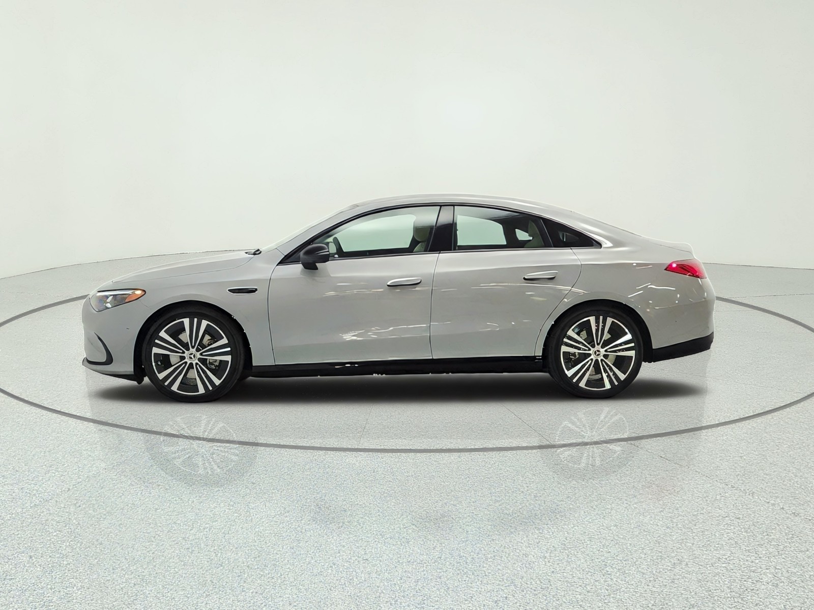 New 2027 MANUFAKTUR Alpine Grey Mercedes-Benz CLA 350 Electric 4MATIC® image 8