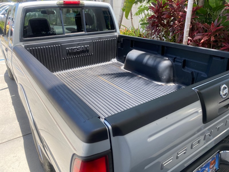 2002 Nissan Frontier 2WD XE XCAB 5 SPD AC 4 CYL in ,